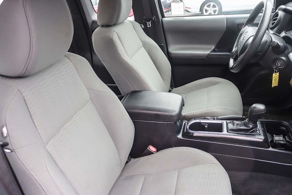 Thumbnail: 2017 Toyota Tacoma - 9