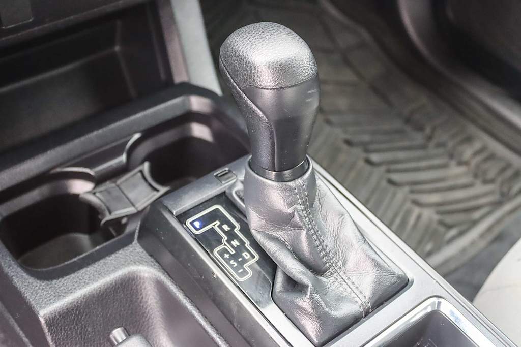 Thumbnail: 2017 Toyota Tacoma - 13