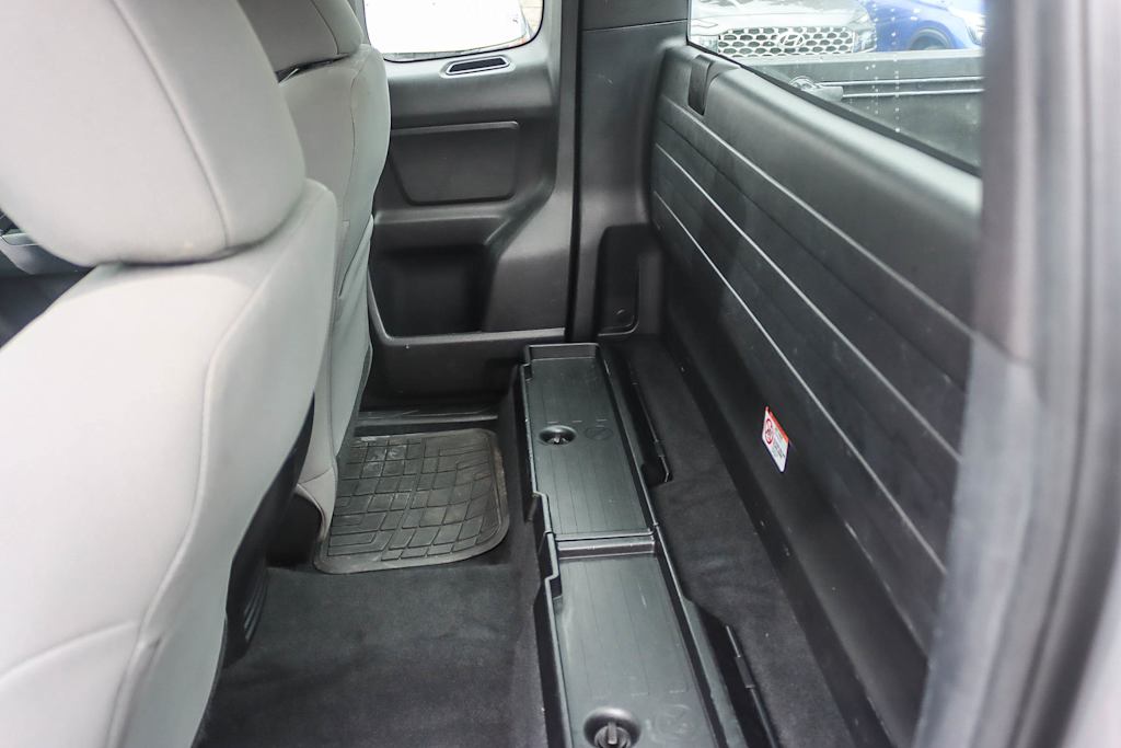 Thumbnail: 2017 Toyota Tacoma - 11