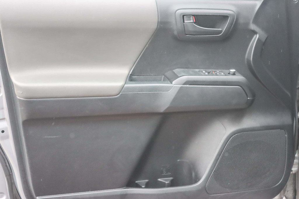 Thumbnail: 2017 Toyota Tacoma - 22