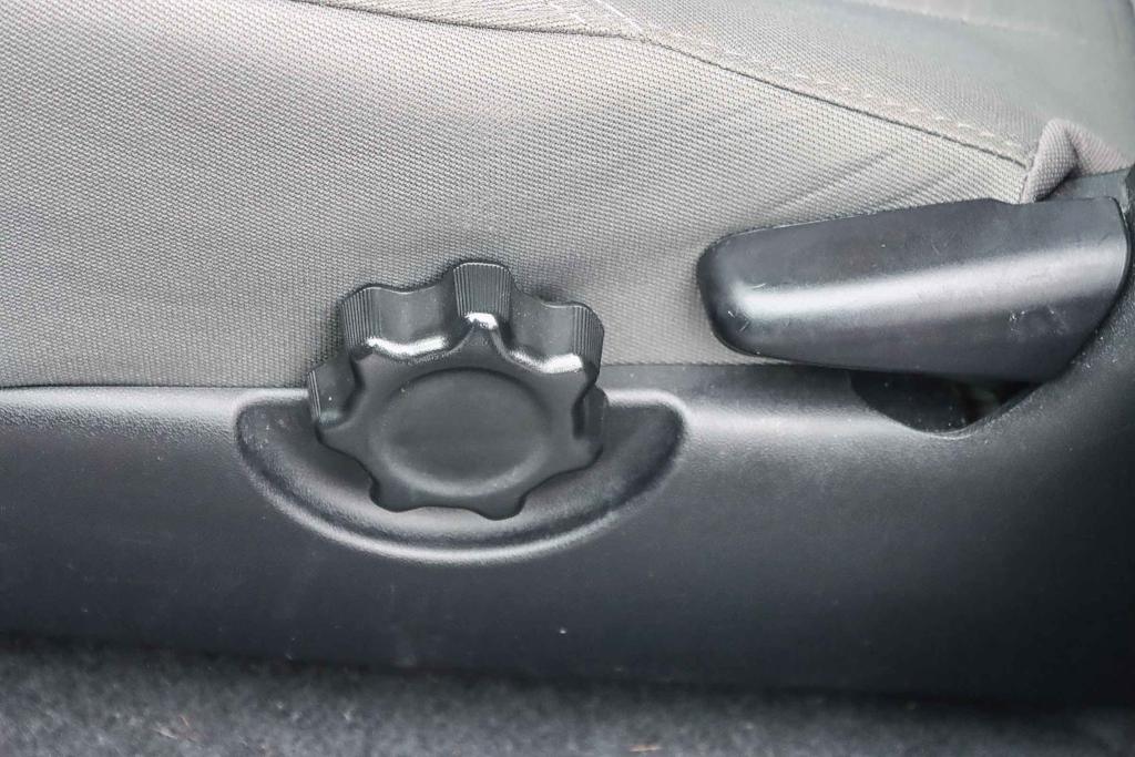 Thumbnail: 2017 Toyota Tacoma - 23