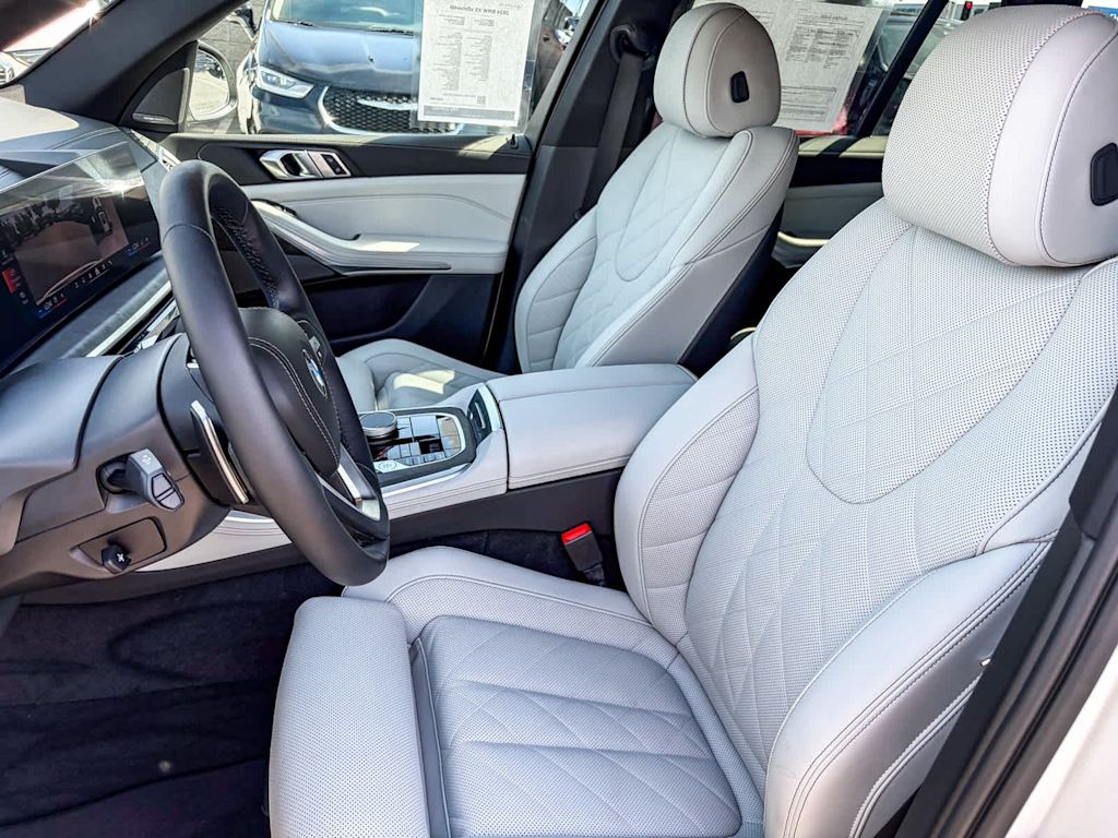 Thumbnail: 2024 BMW X5 - 10