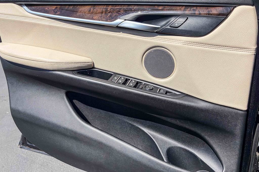 Thumbnail: 2016 BMW X5 - 23