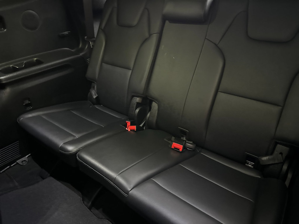 Thumbnail: 2021 Kia Telluride - 24