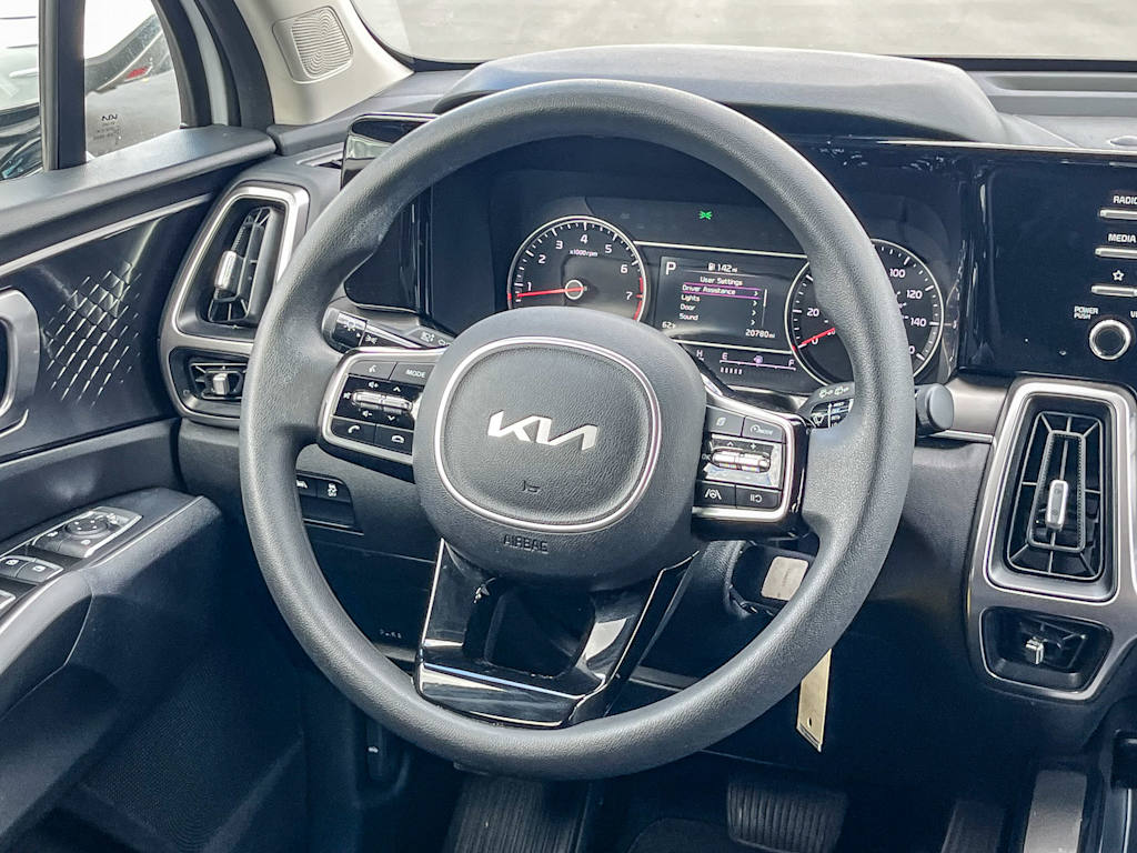 Thumbnail: 2023 Kia Sorento - 8