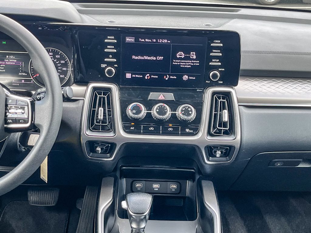 Thumbnail: 2023 Kia Sorento - 12