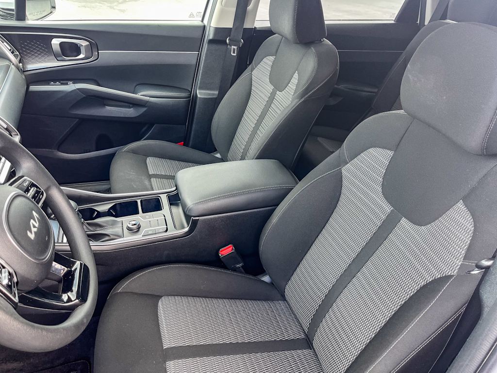 Thumbnail: 2023 Kia Sorento - 10