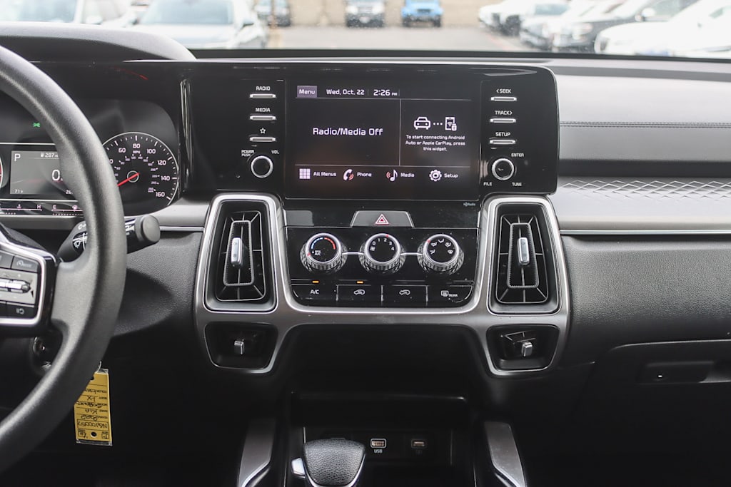 Thumbnail: 2022 Kia Sorento - 12