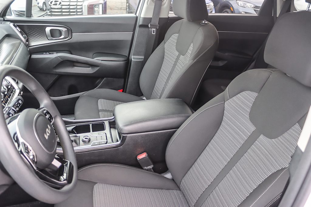 Thumbnail: 2022 Kia Sorento - 10