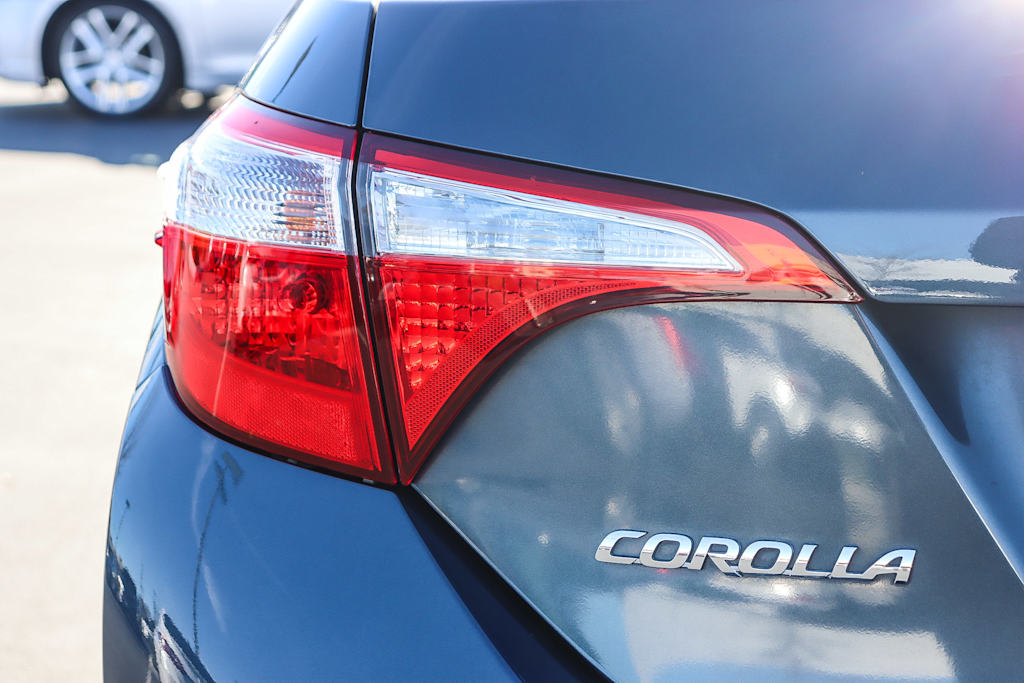 2016 Toyota Corolla LE 19