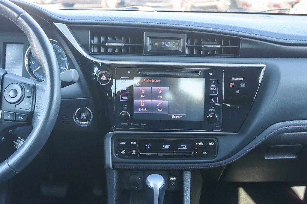 Thumbnail: 2017 Toyota Corolla - 12