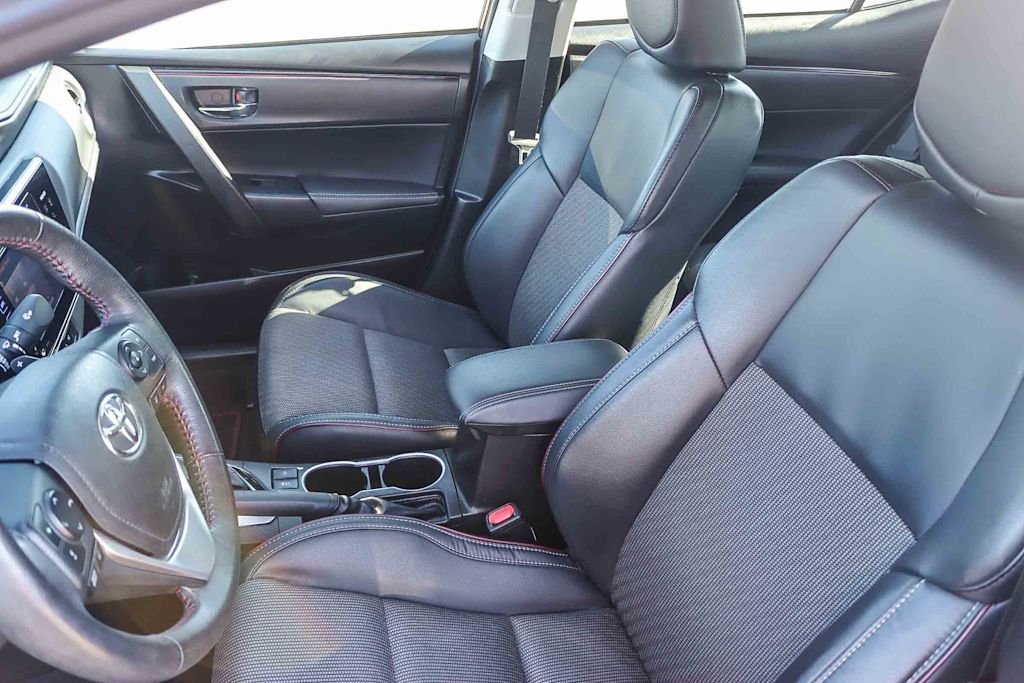 Thumbnail: 2017 Toyota Corolla - 10