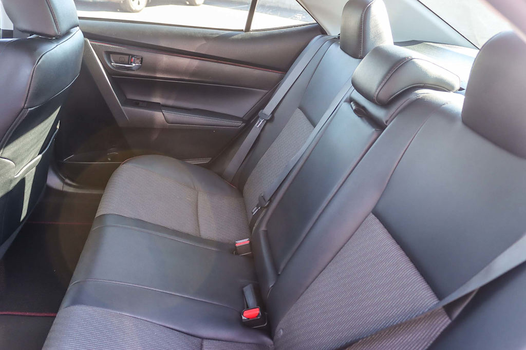 Thumbnail: 2017 Toyota Corolla - 11