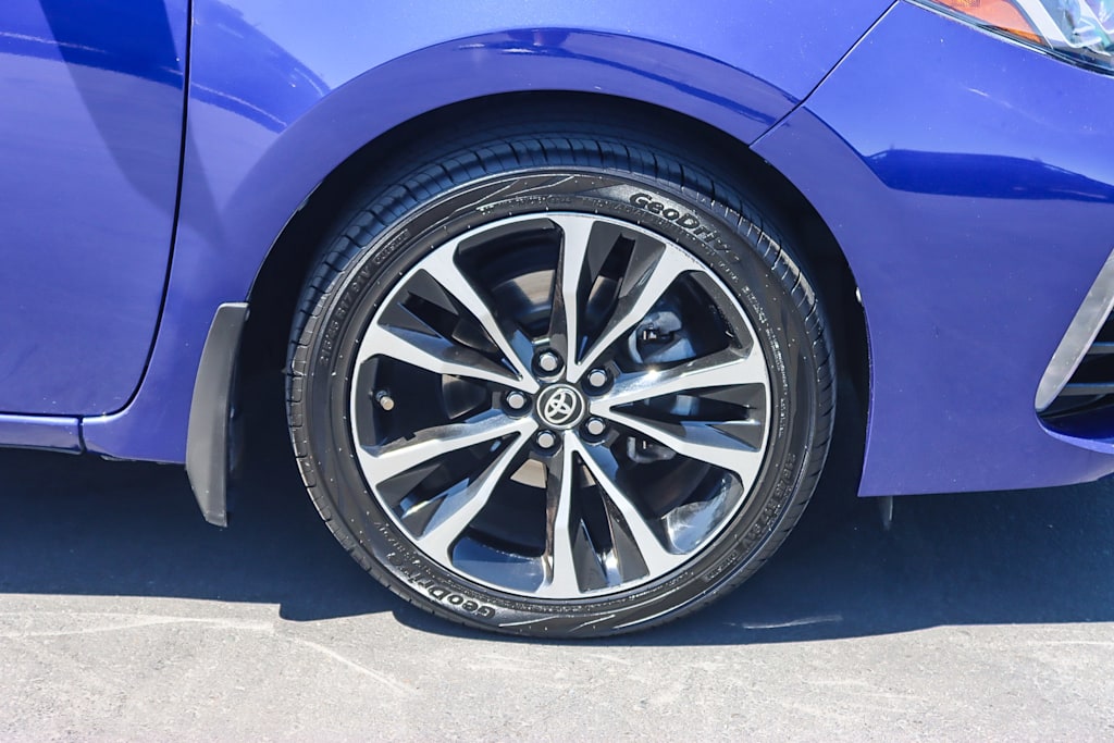 Thumbnail: 2017 Toyota Corolla - 6