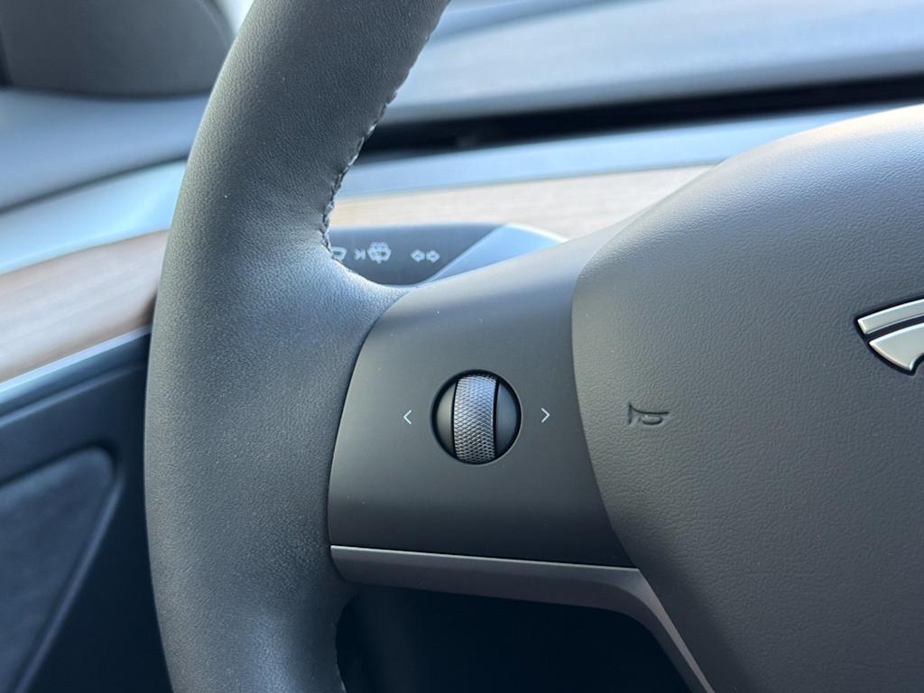 Thumbnail: 2023 Tesla Model 3 - 26
