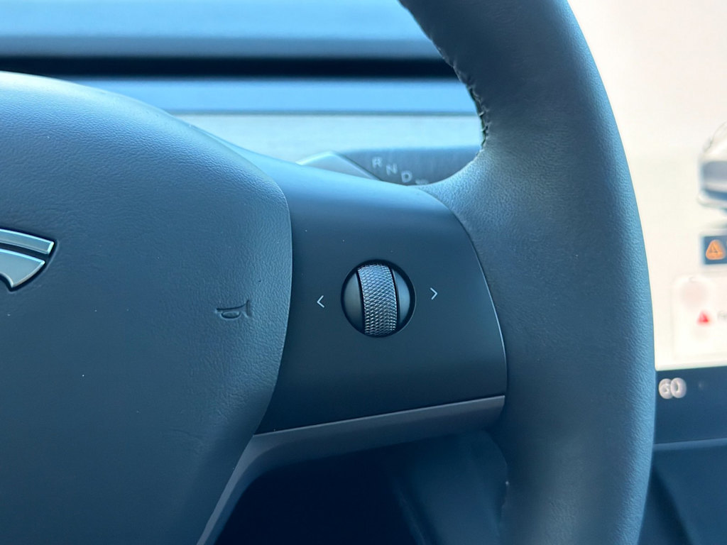 Thumbnail: 2023 Tesla Model 3 - 27