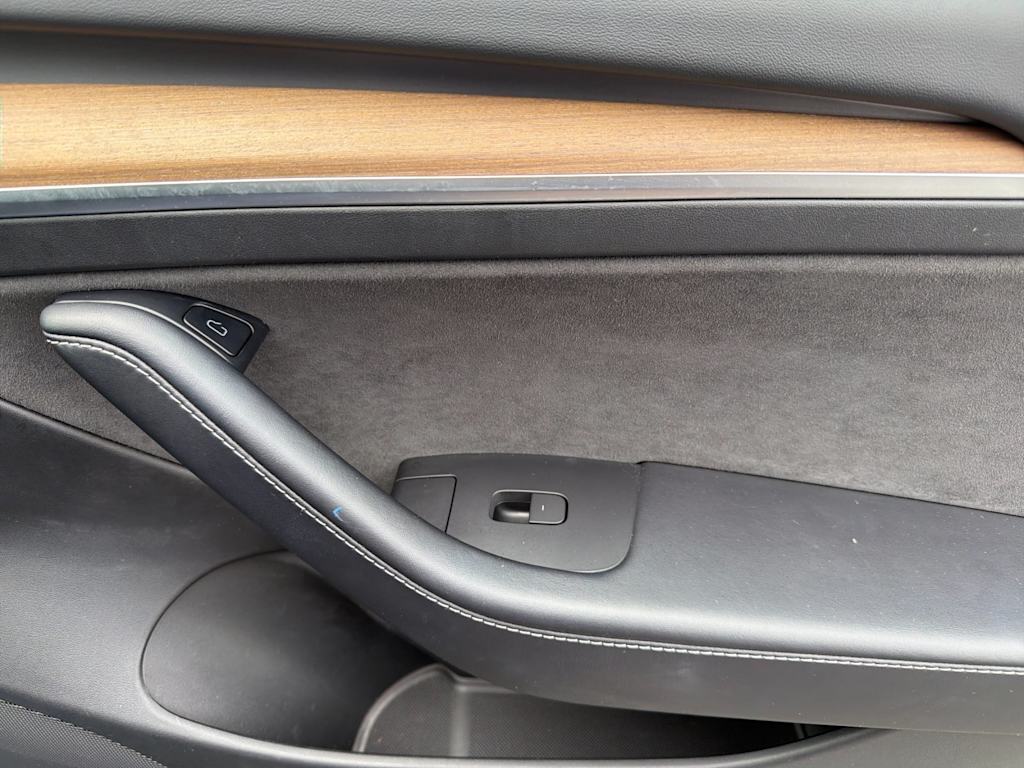 Thumbnail: 2021 Tesla Model 3 - 23
