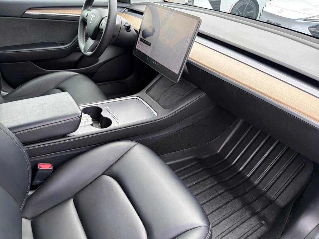 Thumbnail: 2021 Tesla Model 3 - 11
