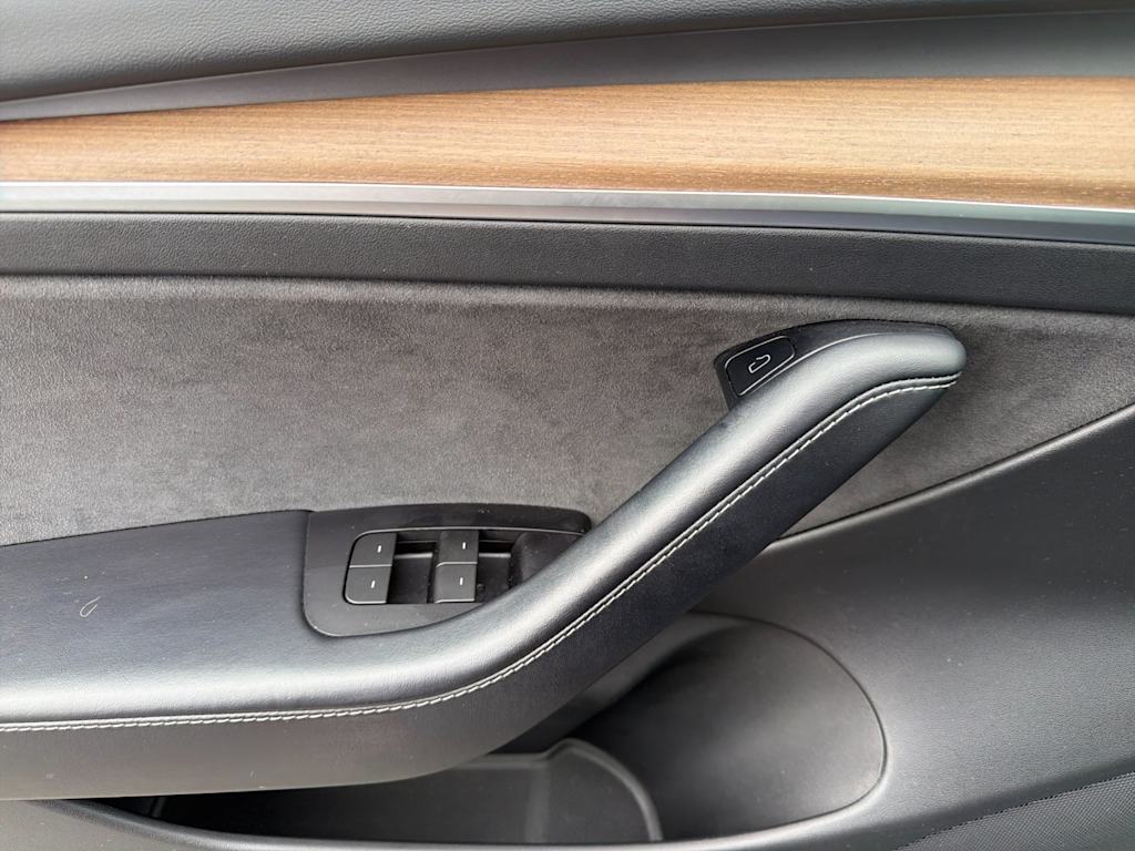 Thumbnail: 2021 Tesla Model 3 - 19