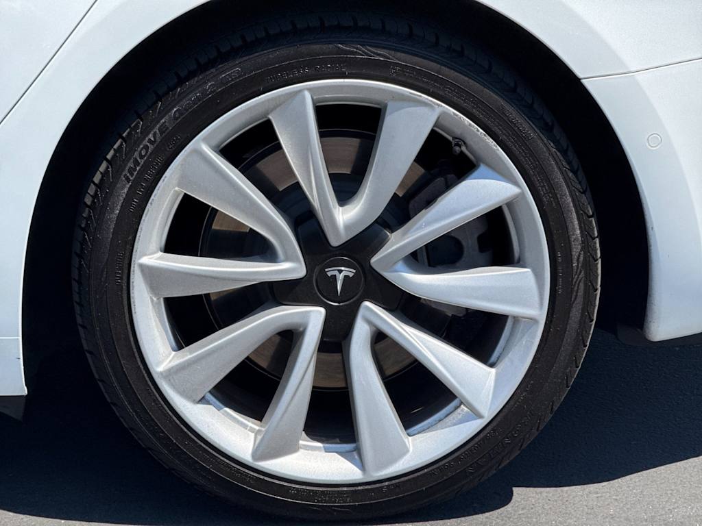 Thumbnail: 2020 Tesla Model 3 - 8