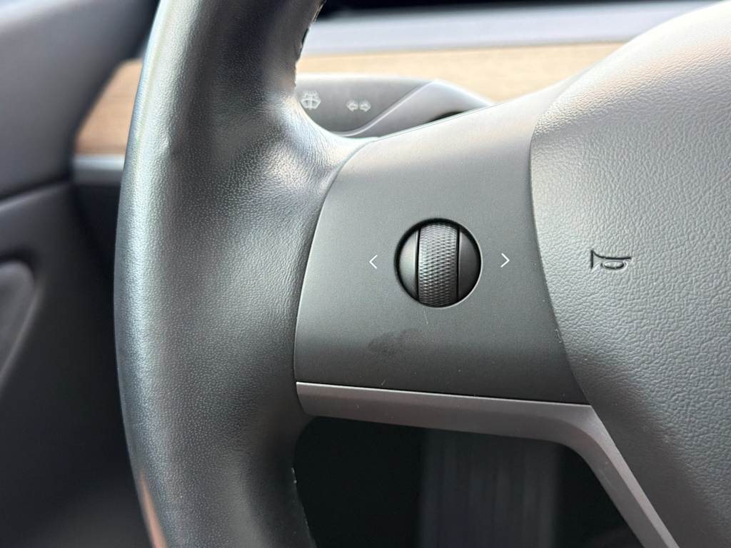 Thumbnail: 2018 Tesla Model 3 - 28