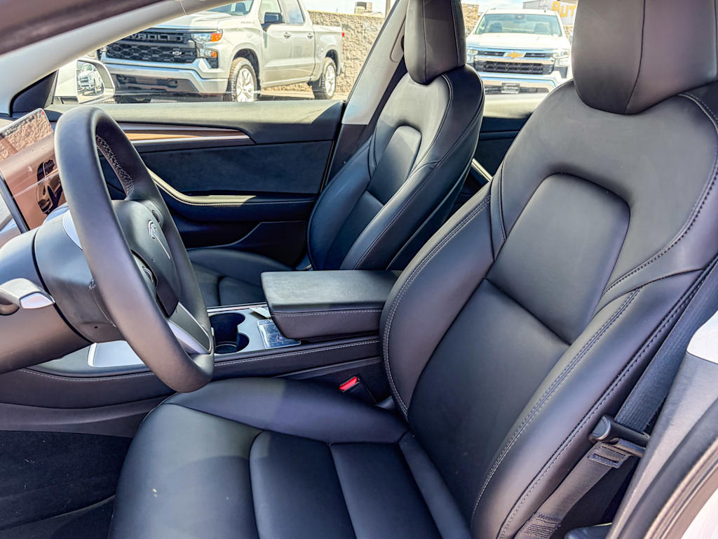 Thumbnail: 2022 Tesla Model 3 - 9