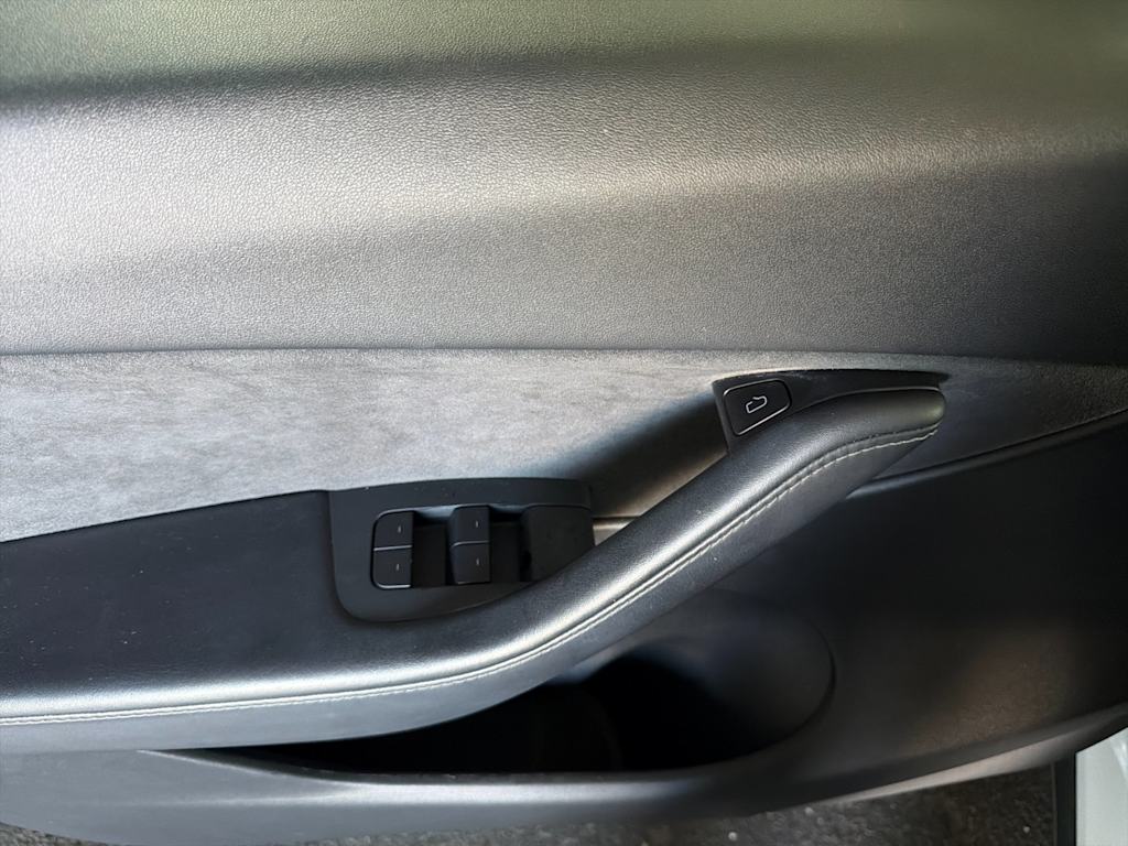 Thumbnail: 2021 Tesla Model Y - 18