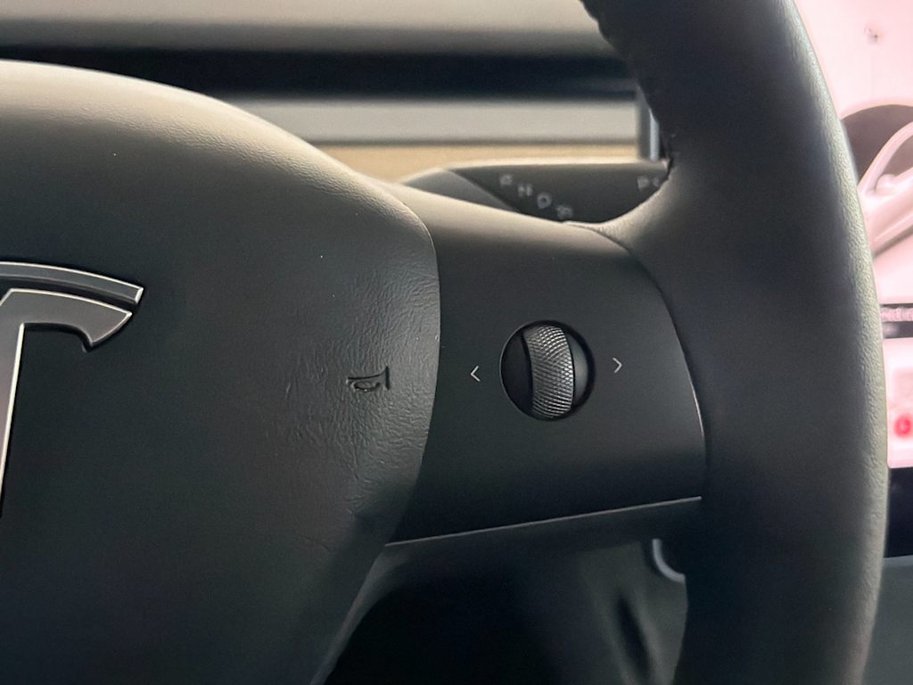 Thumbnail: 2021 Tesla Model Y - 26