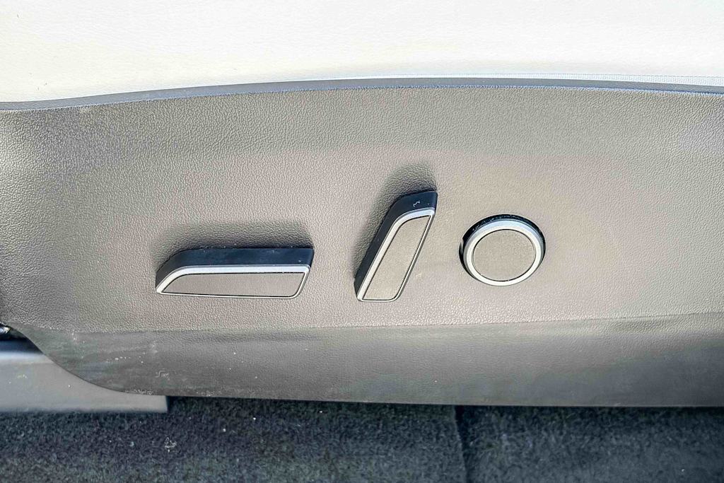 Thumbnail: 2023 Tesla Model Y - 21