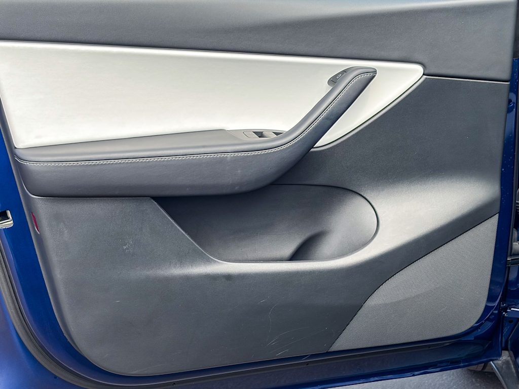 Thumbnail: 2022 Tesla Model Y - 21