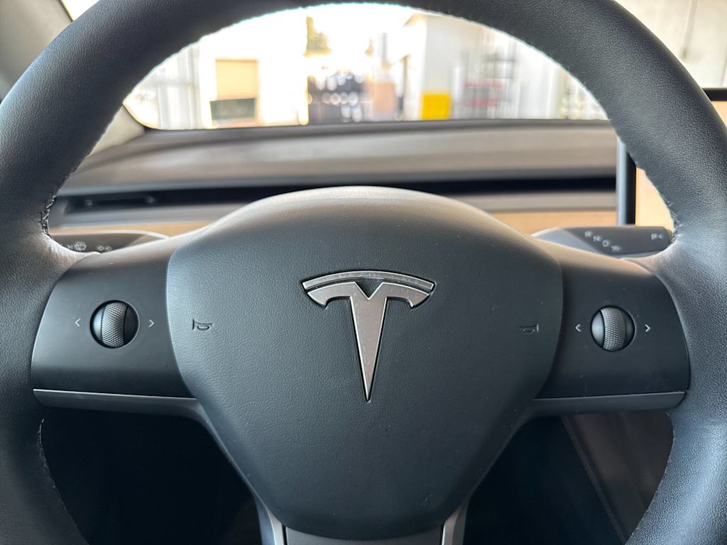 Thumbnail: 2023 Tesla Model Y - 24
