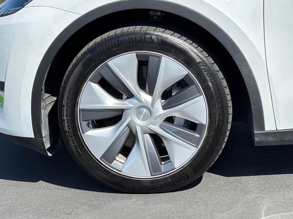 Thumbnail: 2023 Tesla Model Y - 8