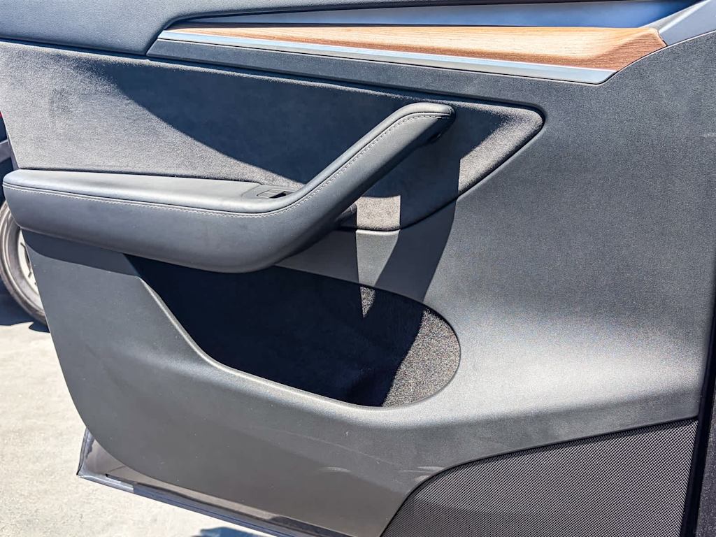 Thumbnail: 2023 Tesla Model Y - 19