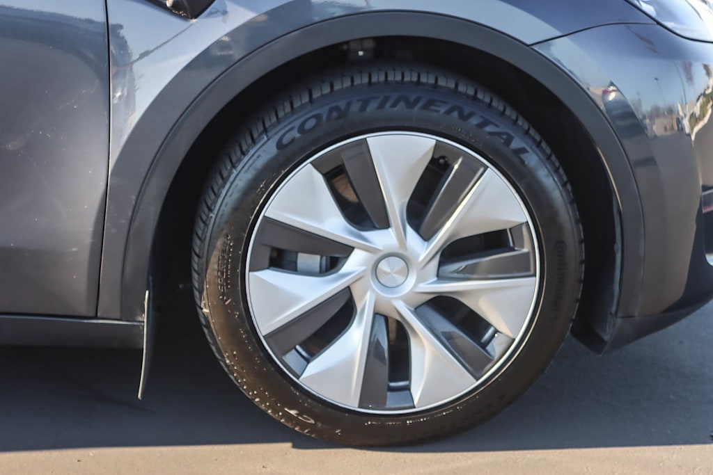 Thumbnail: 2023 Tesla Model Y - 6