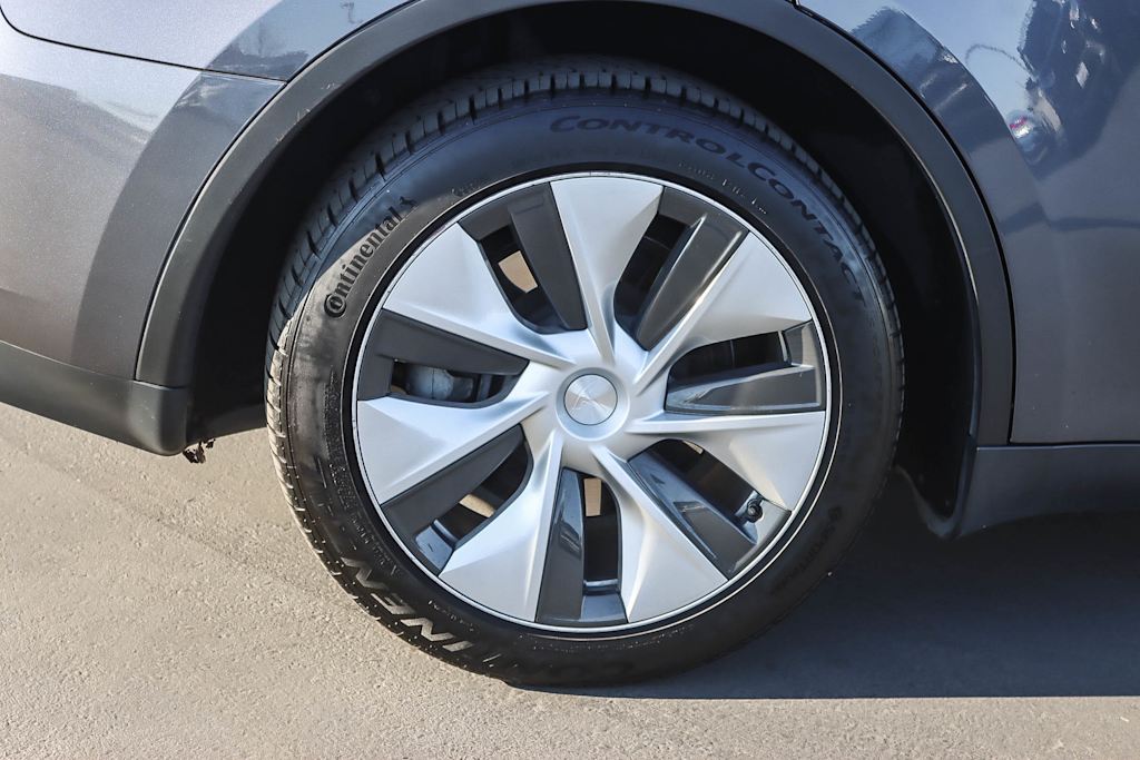 Thumbnail: 2023 Tesla Model Y - 18