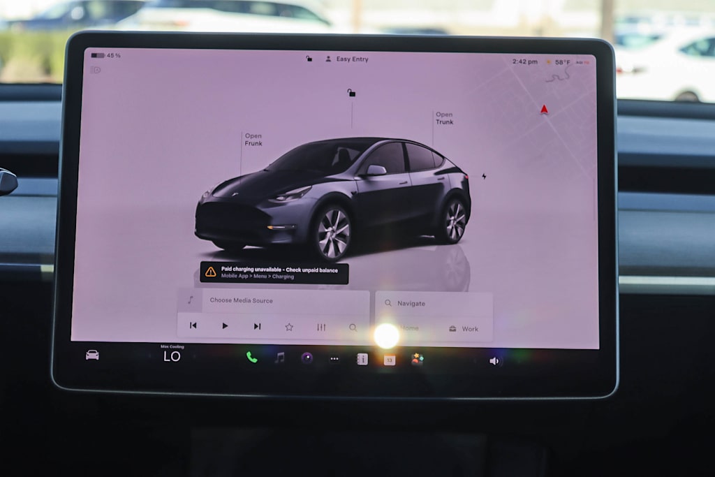 Thumbnail: 2023 Tesla Model Y - 10