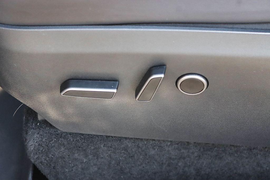 Thumbnail: 2023 Tesla Model Y - 21