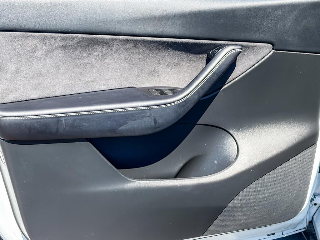 Thumbnail: 2022 Tesla Model Y - 20