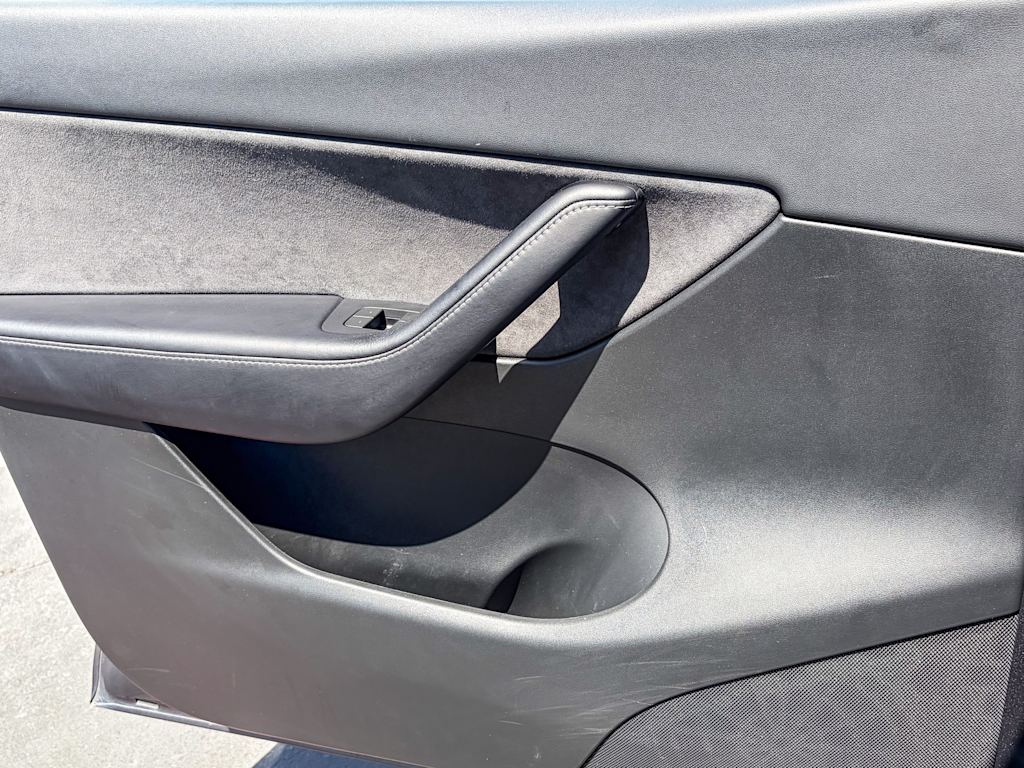 Thumbnail: 2022 Tesla Model Y - 20