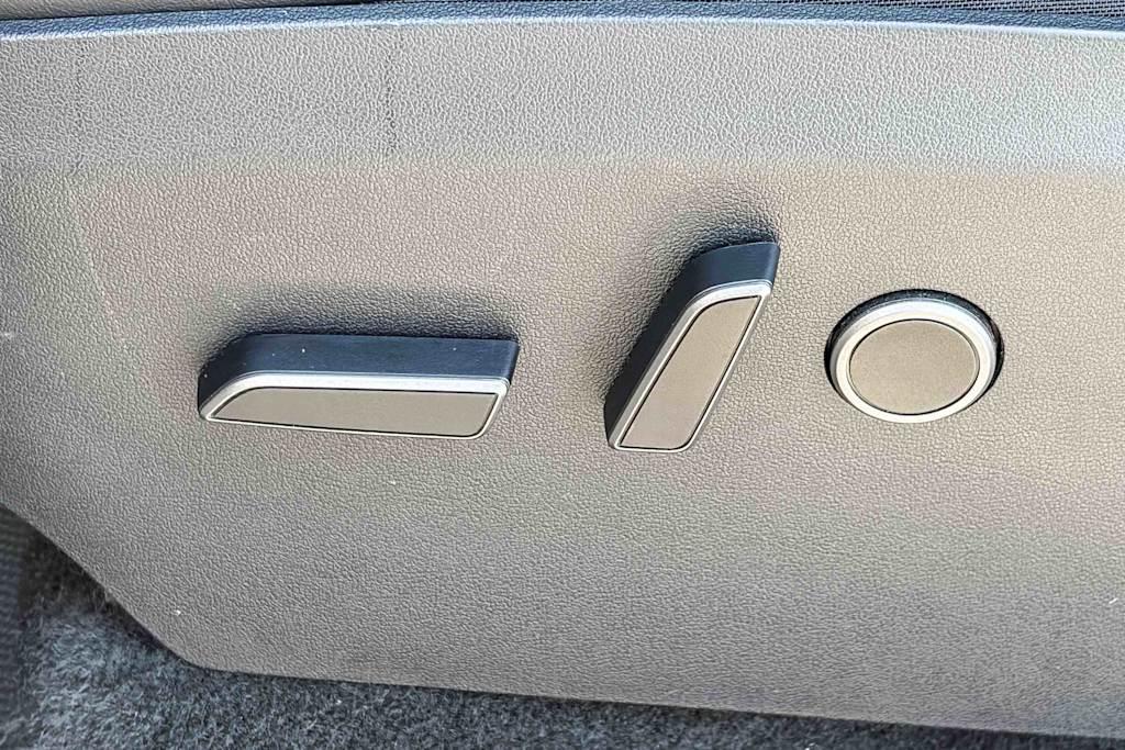 Thumbnail: 2023 Tesla Model Y - 20