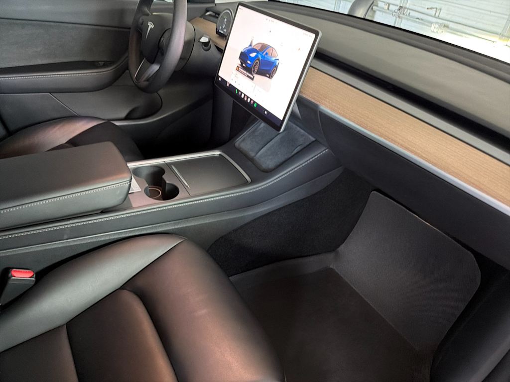 Thumbnail: 2022 Tesla Model Y - 11