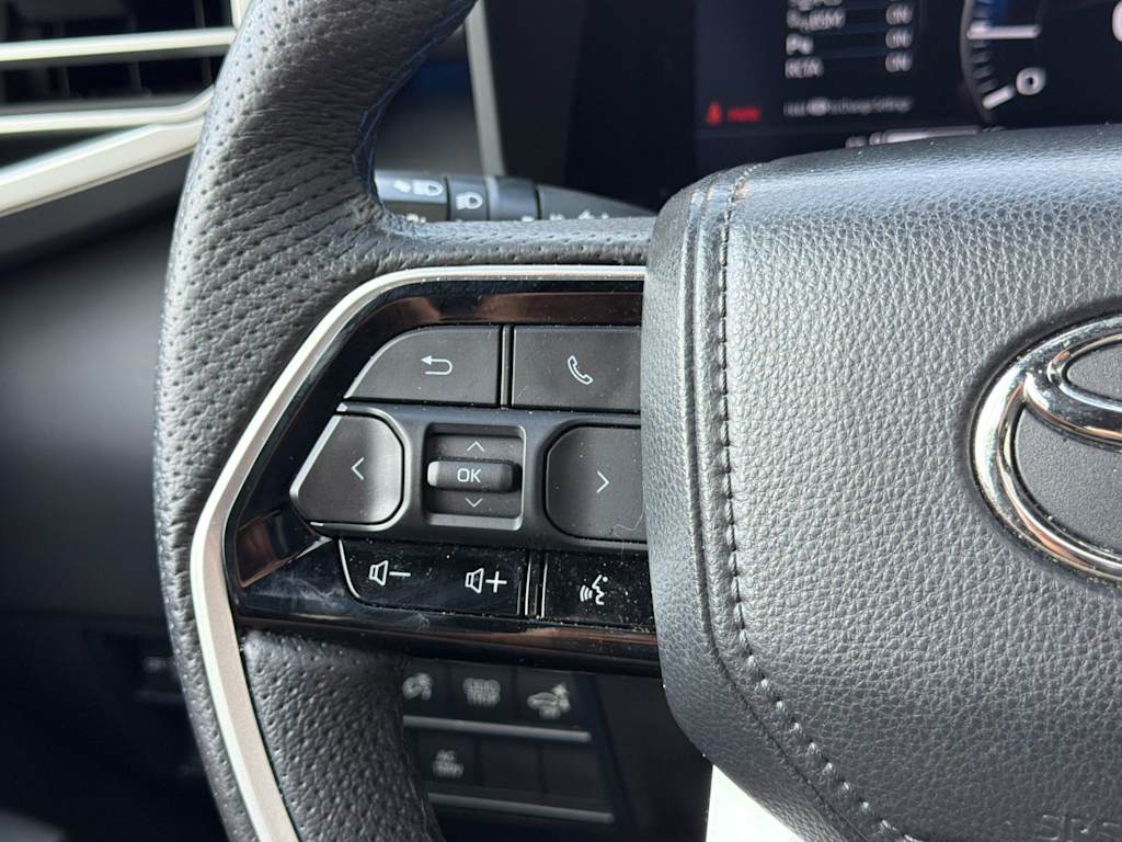 Thumbnail: 2023 Toyota Sequoia - 28