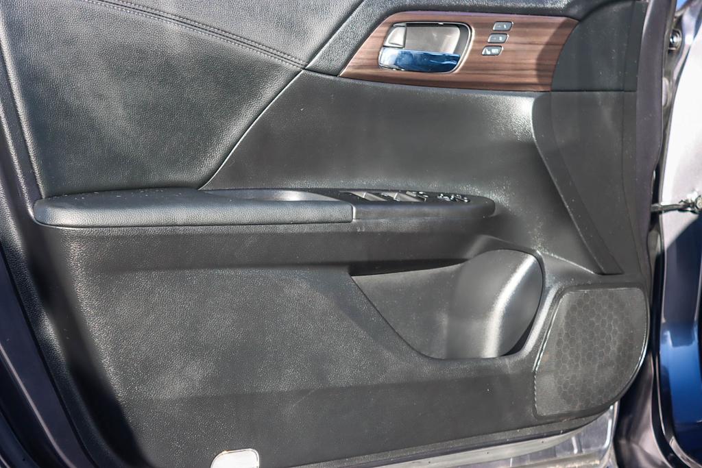 Thumbnail: 2017 Honda Accord - 24