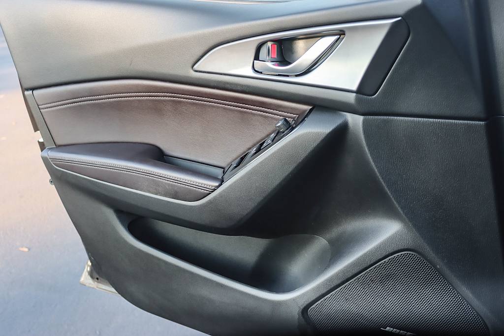 Thumbnail: 2017 Mazda Mazda3 - 23