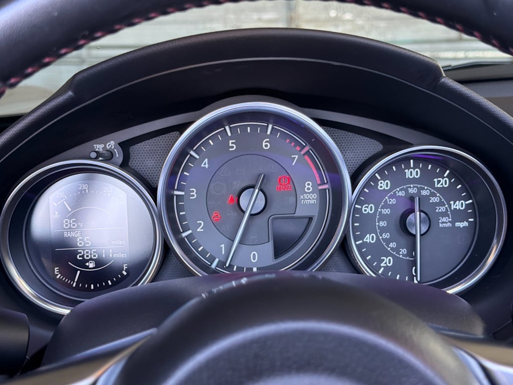 Thumbnail: 2016 Mazda MX-5 Miata - 14