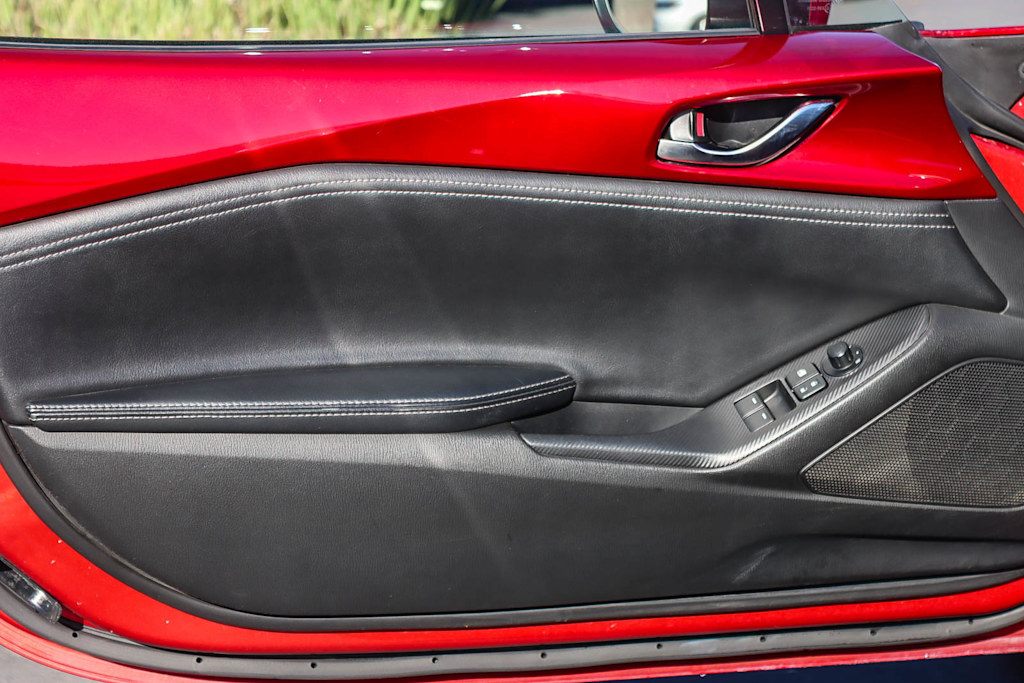 Thumbnail: 2020 Mazda MX-5 Miata - 20