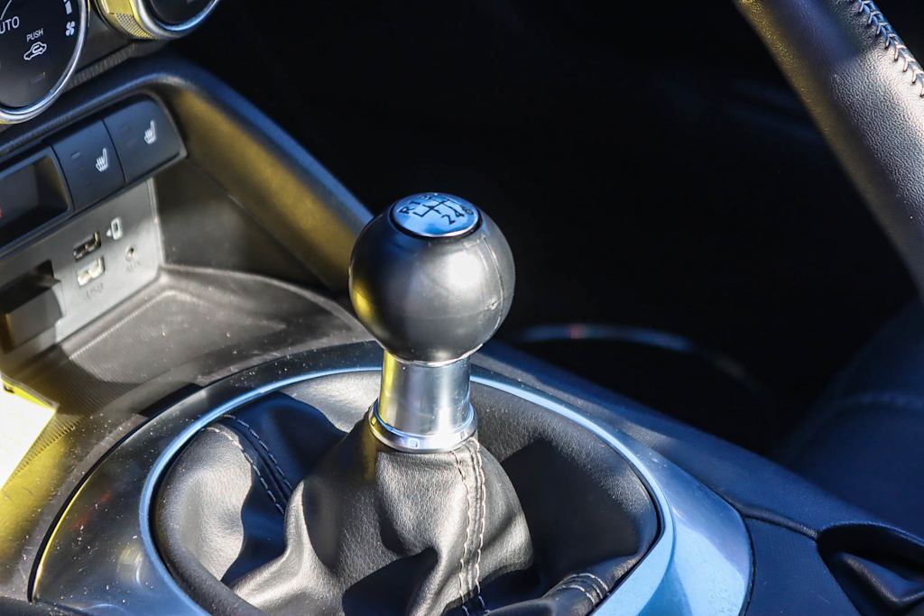 Thumbnail: 2020 Mazda MX-5 Miata - 12