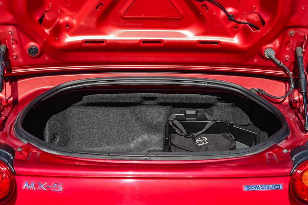 Thumbnail: 2020 Mazda MX-5 Miata - 25