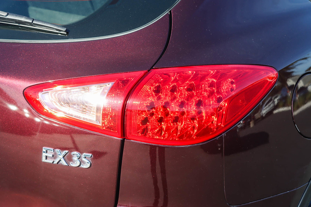 Thumbnail: 2012 INFINITI EX35 - 19