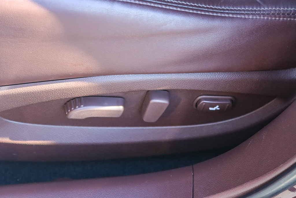 Thumbnail: 2012 INFINITI EX35 - 24